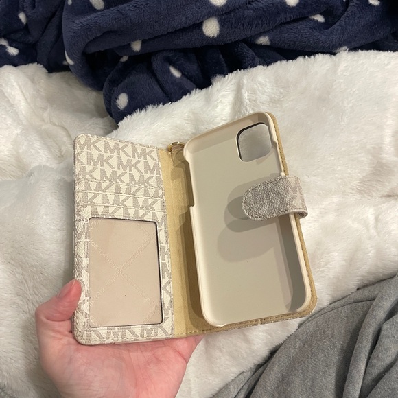 Michael Kors Wallet Phone Case - Like New - Beige/Striped Design - iPhone 11/12 - Picture 2 of 9